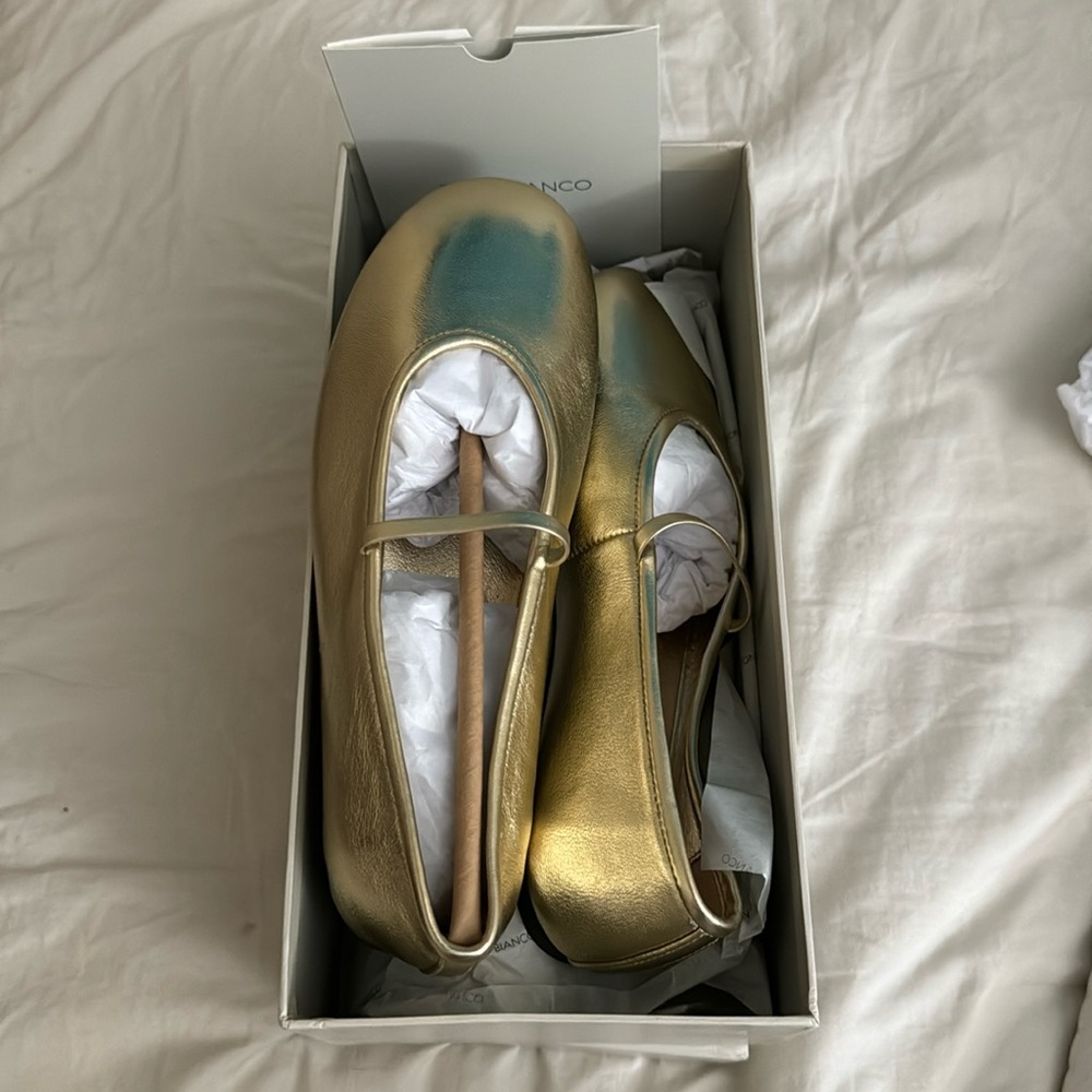Tony Bianco Martinez gold shimmer flats sz 6